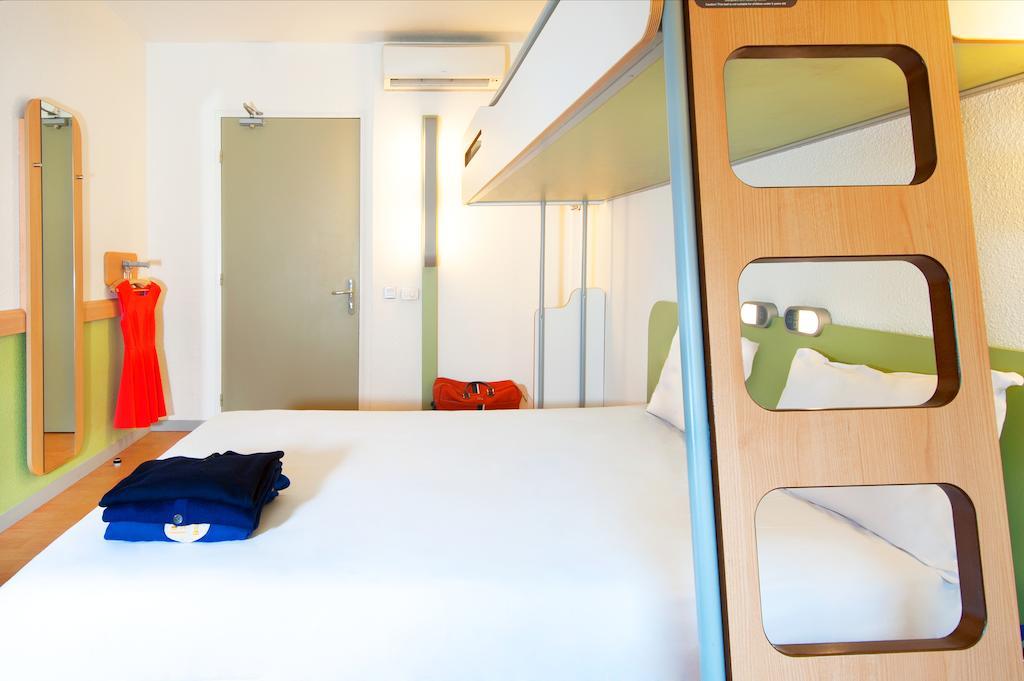 Ibis Budget Givet Camera foto
