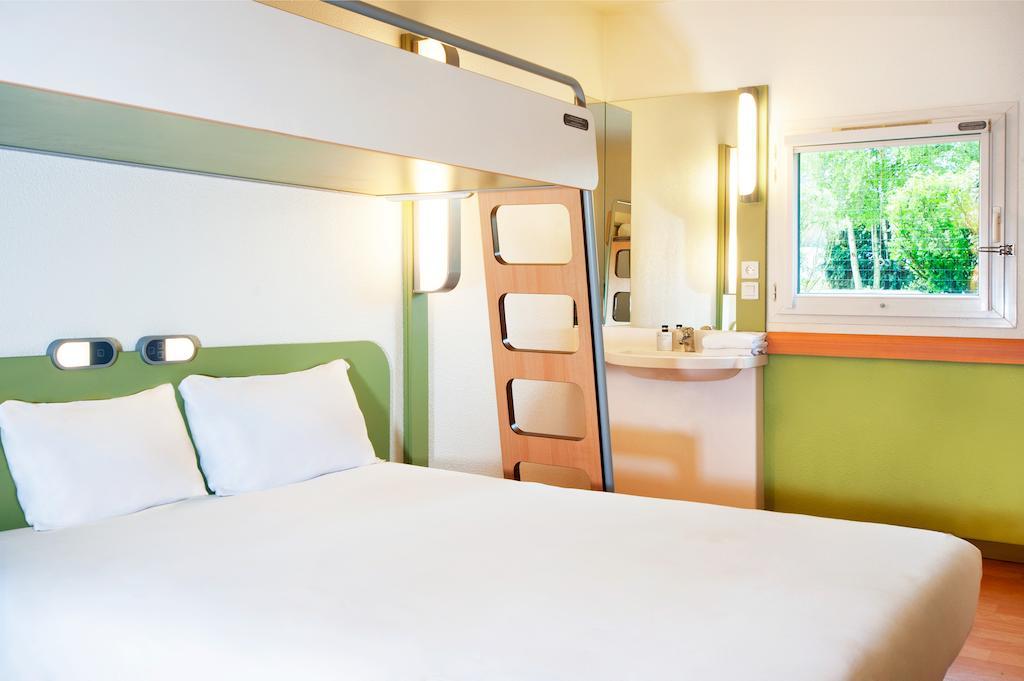 Ibis Budget Givet Esterno foto