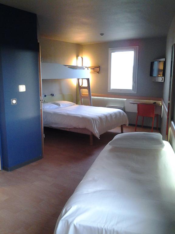 Ibis Budget Givet Esterno foto