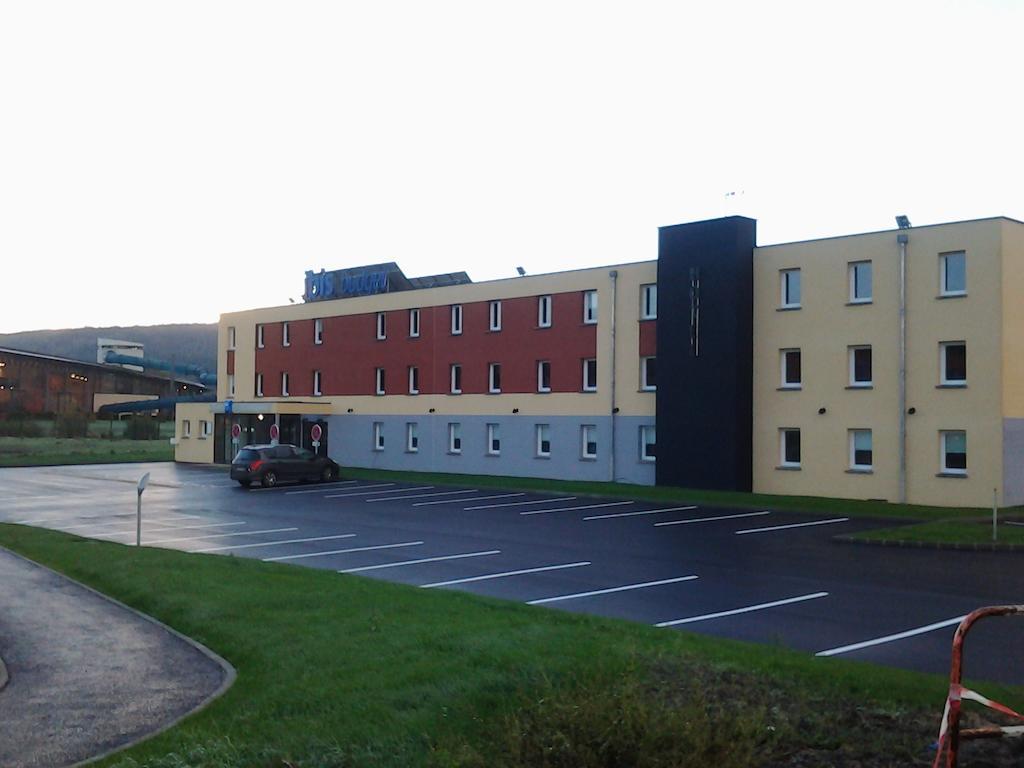 Ibis Budget Givet Esterno foto