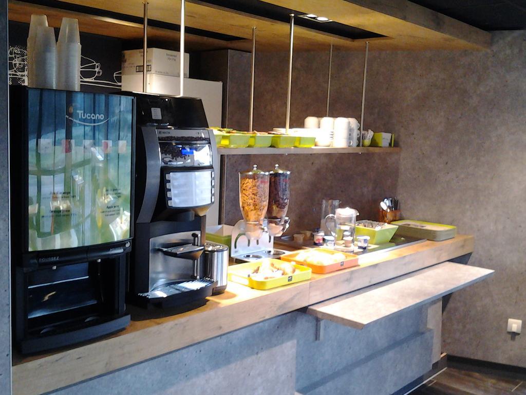 Ibis Budget Givet Esterno foto