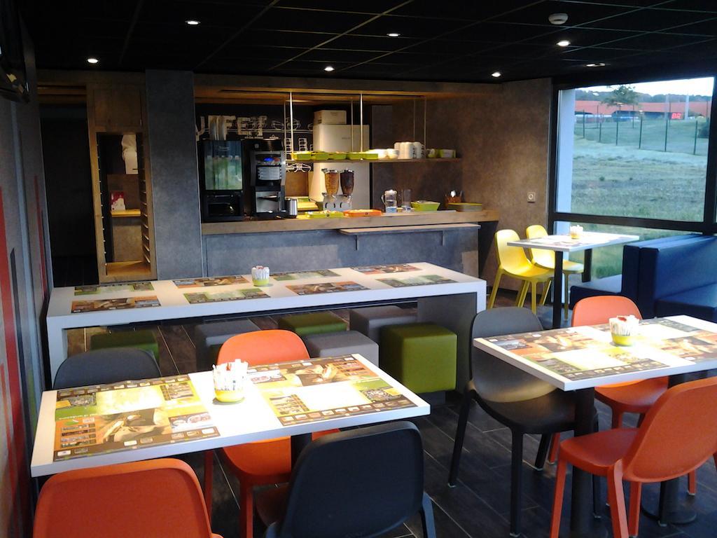 Ibis Budget Givet Esterno foto