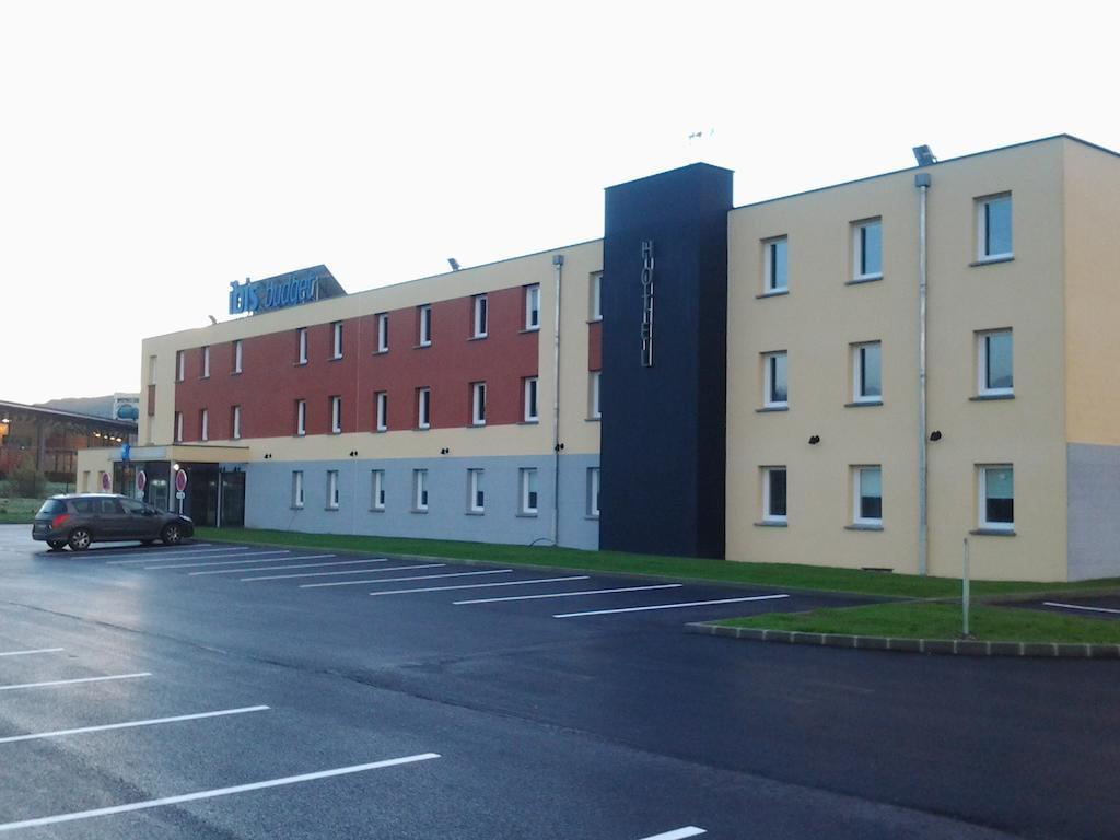 Ibis Budget Givet Esterno foto
