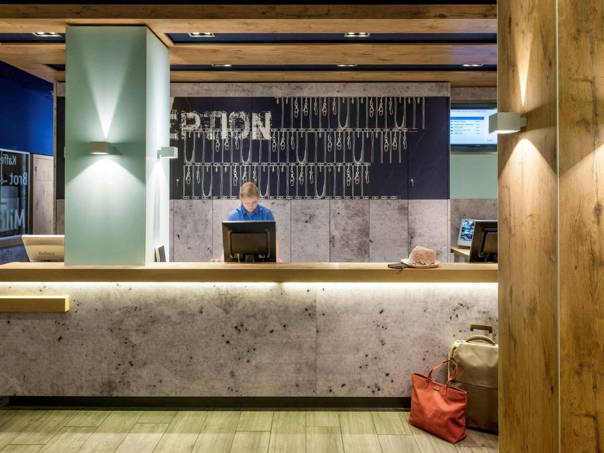 Ibis Budget Givet Esterno foto