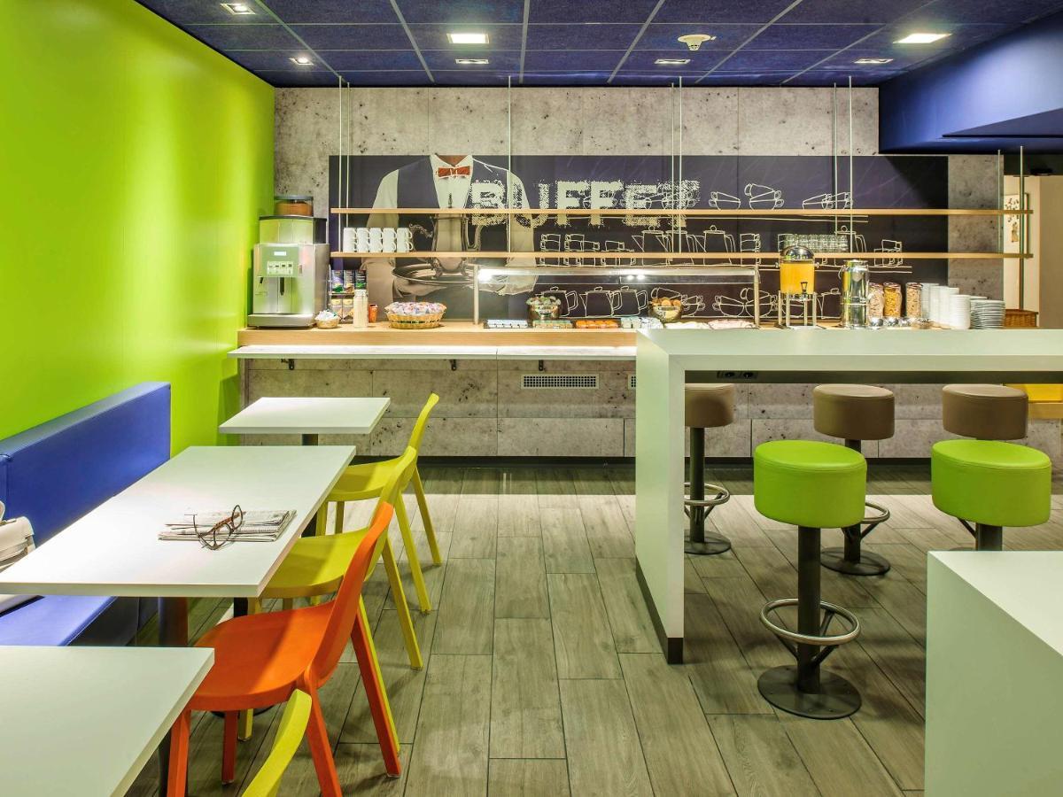Ibis Budget Givet Esterno foto